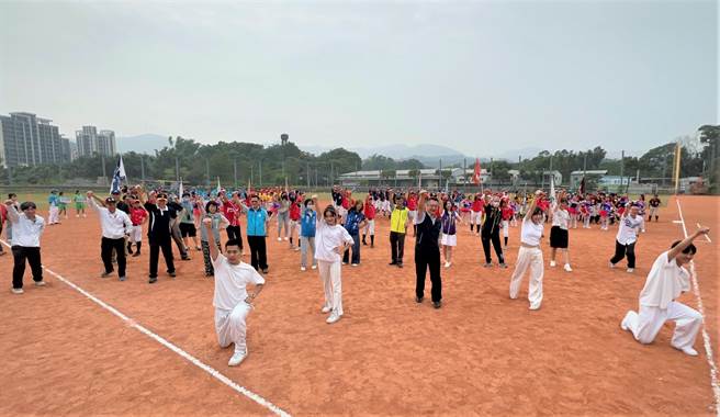 新北市112学年度市长杯三级棒球锦标赛，今日于土城综合棒垒球场举行闭幕典礼，市长杯三级棒球锦标赛迈入第11年，是基层棒球的重要赛事，期盼培养更多优秀棒球好手。（刘玮晴提供／刘玮晴新北传真）