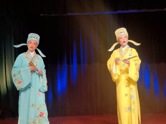 刘晏洁、刘洋重现黄梅调经典名曲《十八相送》。（旺旺友联提供／杨静茹南投传真）