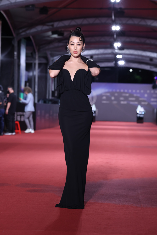 蔡诗芸为金钟奖隆重打扮。（图／陈俊吉摄影）