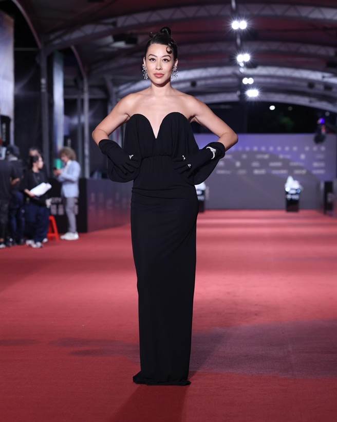 蔡诗芸穿着优雅大方。（中时摄影中心摄）