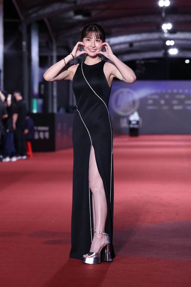 峮峮笑容甜美。（粘耿豪、罗永铭、陈俊吉摄）