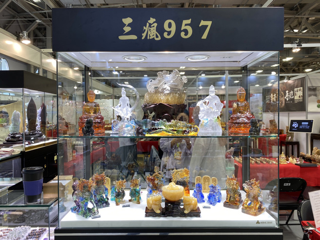 高僧在上頭坐化的龍宮舍利更為罕見，這回親臨台北圓山爭艷館，與大眾結緣，喜愛宗教藝品的觀眾千萬不能錯過。(戴志揚翻攝)
