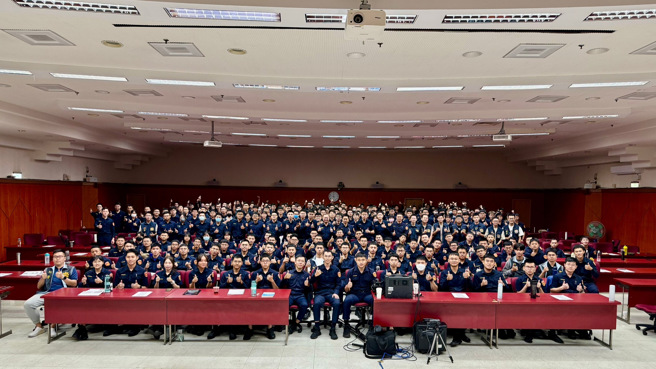 （图 / 新北市警察局提供）