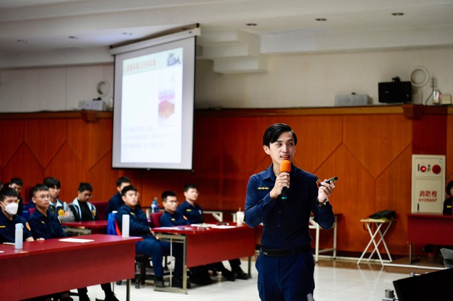 （图 / 新北市警察局提供）