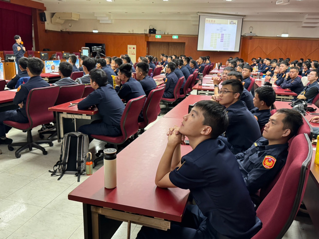 （图 / 新北市警察局提供）