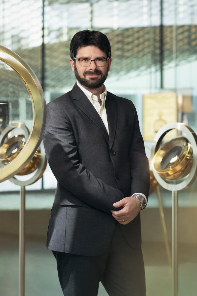 爱彼文化遗产与博物馆馆长 Sebastian Vivas特地来台，分享馆藏骨董表。（Audemars Piguet提供）