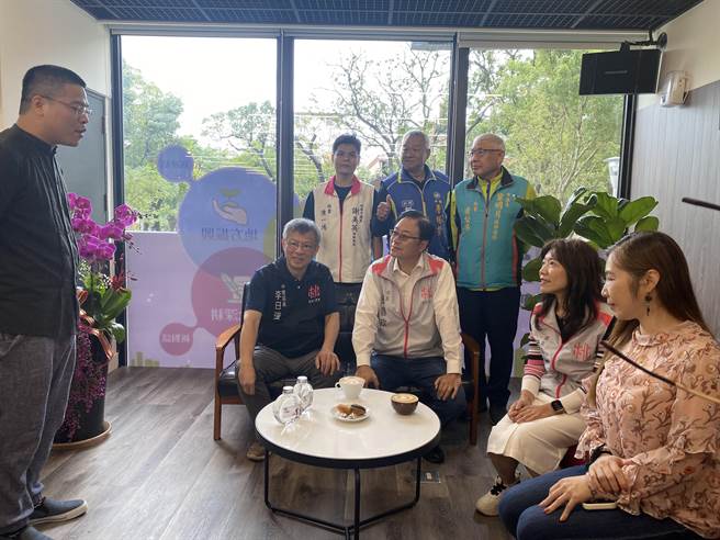 中坜一号社宅内「ONE HOW SPACE 一号空间地方创生基地」，咖啡厅现为「日日志IN BAR」进驻。（蔡明亘摄）