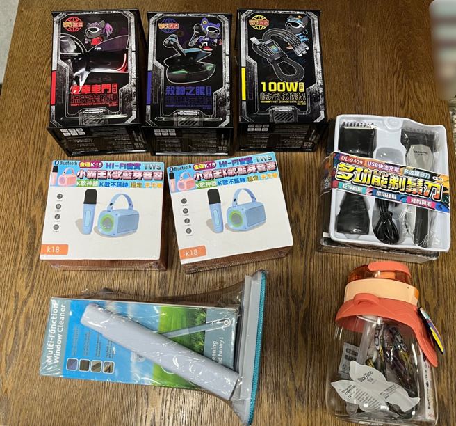 41岁陈姓与47岁郑姓男子行窃，警方查获赃证物。（图／警方提供）