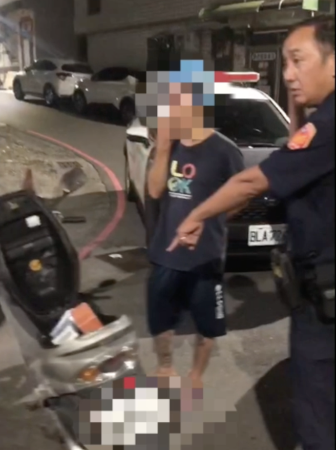 41岁陈姓与47岁郑姓男子行窃后，因心虚竟再次返回案发现场，眼尖的员警当场认出两人并拦下盘查。（翻摄画面）