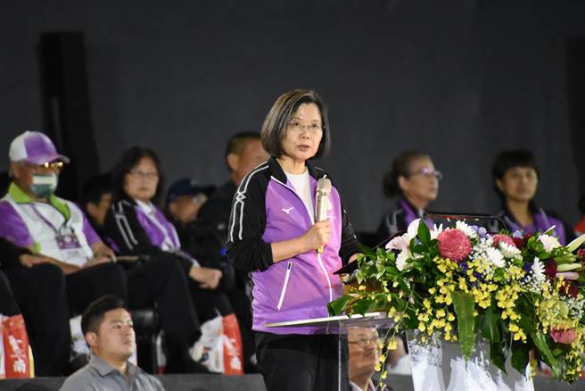 台南市21日晚上6時30分在大台南會展中心舉辦全運會開幕，蔡英文總統宣告全運會開始。（程炳璋攝）