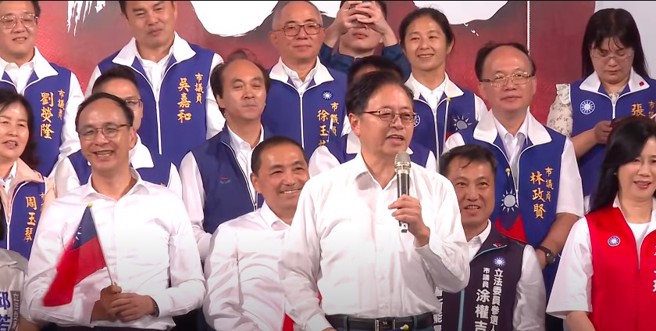 新北市长侯友宜21日晚间在桃园市举行「总统暨立法委员桃园市竞选总部成立大会」，桃园市长张善政、前高雄市长韩国瑜出席力挺。(截自侯办直播)