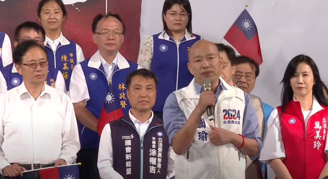 韓國瑜21日參加侯友宜桃園市的造勢活動。（取自侯競辦直播）