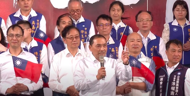 新北市长侯友宜21日晚间在桃园市举行「总统暨立法委员桃园市竞选总部成立大会」，桃园市长张善政、前高雄市长韩国瑜出席力挺。(截自侯办直播)
