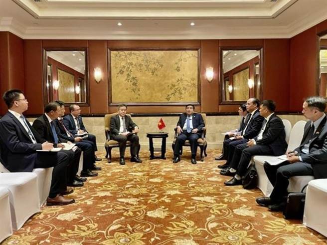 越南计画与投资部长阮志勇19日会见中企代表时表示，欢迎今后扩大对越投资和业务的计画。（翻摄自观察者网）