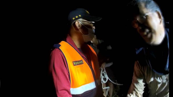 2023年10月23日澎湖县／老农18日傍晚坠井虽受困了2小时才被救起，但精神与身体状况都良好。（澎警局提供／许逸民澎湖传真）