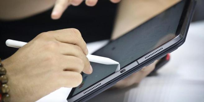 傳蘋果已經開始對四種類型的可折疊產品進行深入評估。圖／美聯社