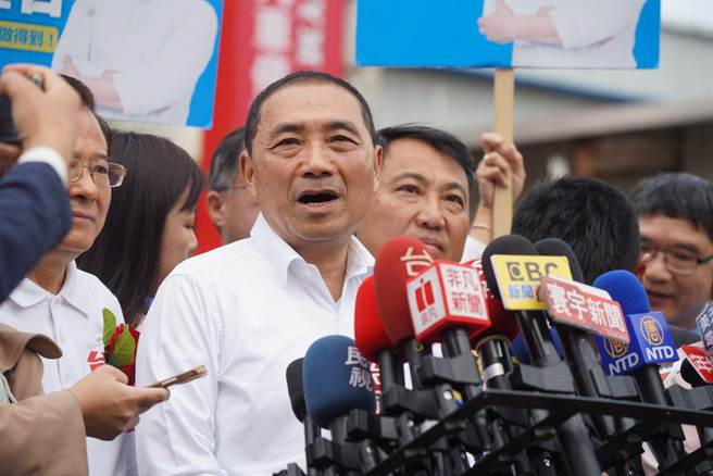 國民黨總統參選人侯友宜稱批，民進黨總統參選人賴清德支持台獨是引戰。(呂筱蟬攝)