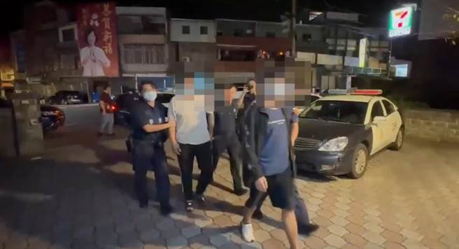 三峽警方依妨害秩序、傷害等罪，將黃、熊、周3人移送新北地檢偵辦。（三峽警分局提供） 