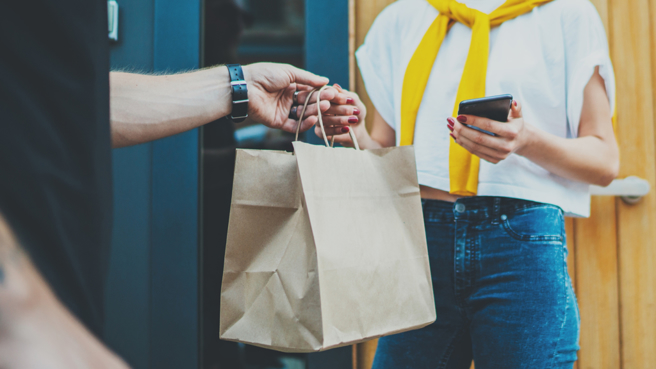 一名外送員近期遇到一件怪事，連續接到好幾單明明是不同名字，卻都送同樣的地址。(示意圖，達志提供)