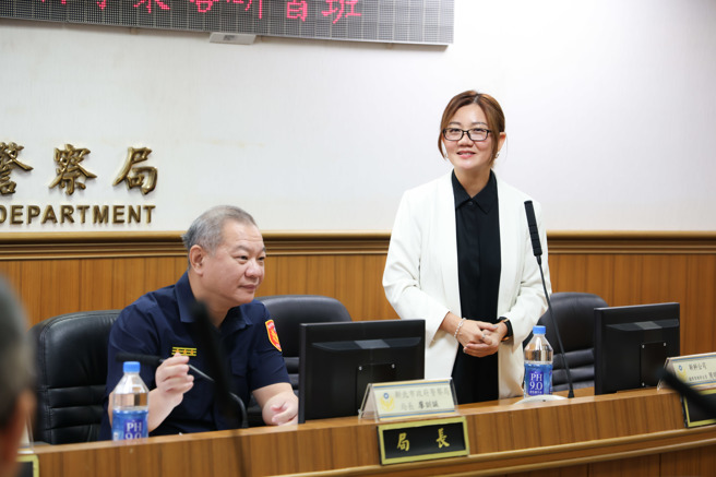 新加坡科技工程公司主管致词。（图 / 新北市警察局提供）