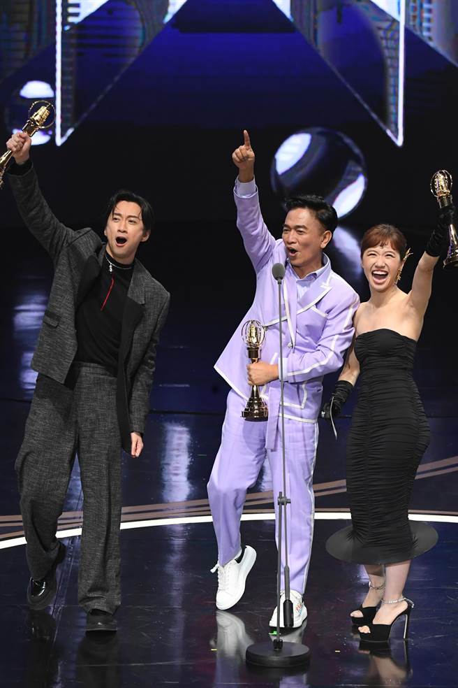 陳漢典（左起）、吳宗憲、Lulu第6度以《綜藝大熱門》入圍，今年終於獲獎。（三立提供）