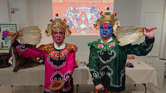 赤嵌万神节28日起连续两天在永福路全美戏院前封街举办，主办单位预告将有丰富的家将阵头表演。（程炳璋摄）