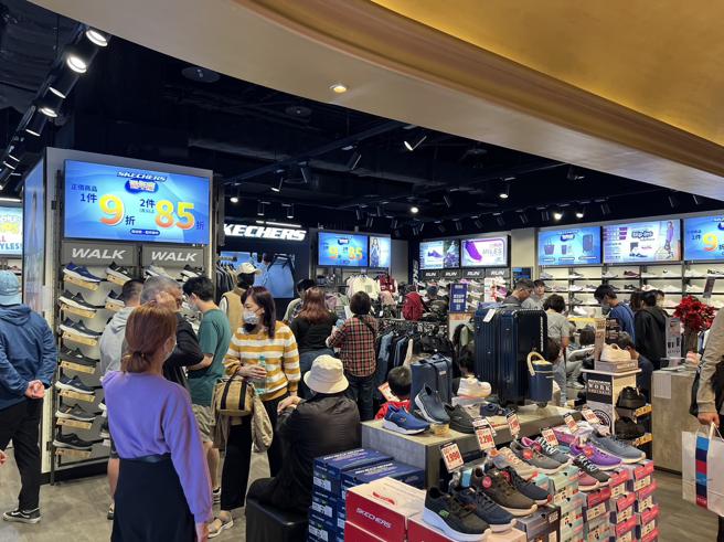 新光三越台北信義新天地A11 4F改造「潮流機能運動專區」。（新光三越提供）