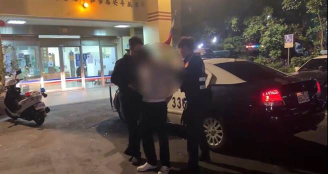 警方依毒品罪移送许姓通缉犯。（中和警分局提供）