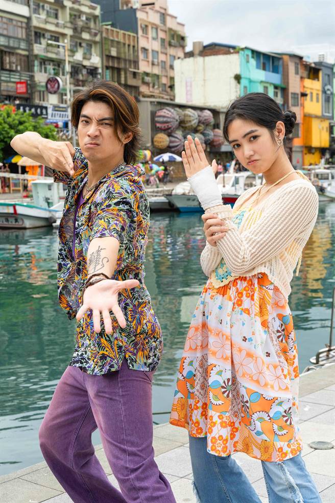 林哲熹（左）跟雷嘉汭在片中扮演「驱魔CP」。（光盛影业提供）