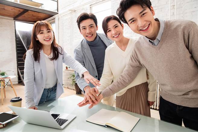 应届毕业生陆续找到工作，9月失业率降至3.48％，主计总处表示，劳动市场呈稳定发展。 （全球人寿提供／洪凯音台北传真）