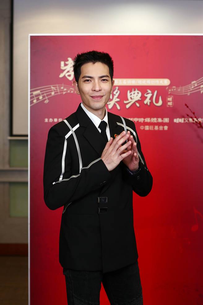 萧敬腾23日出席在上海神旺酒店举办「2023旺旺孝亲奖词曲创作暨短影片大赛」颁奖典礼。（邓博仁摄）