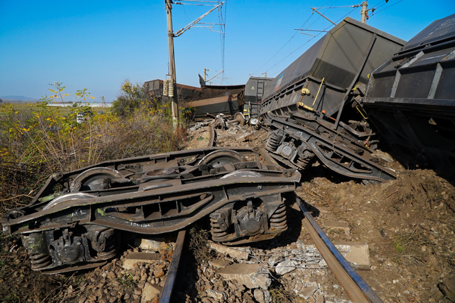  孟加拉火車相撞 至少15死、百人受傷。此非事故，僅為意示圖。(圖/shutterstock)