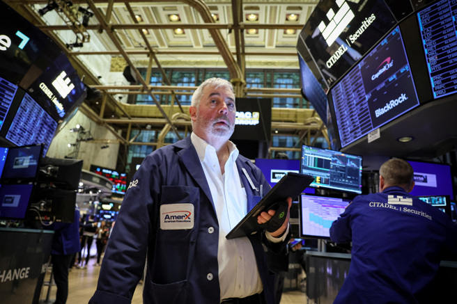 投资人持续关注美国公债动态。（图/路透社）