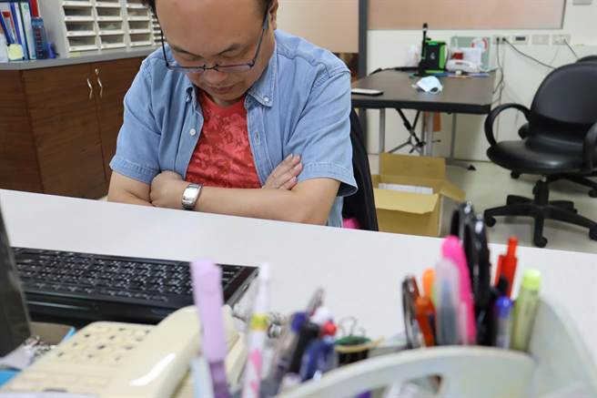 来自彰化56岁的柯先生，工作与睡眠时间正常，但近半年精神总是提不起劲，检查肝功能等都正常，经泌尿科检查才发现睪固酮低下，碰上男性更年期。（彰化医院提供／吴建辉彰化传真）