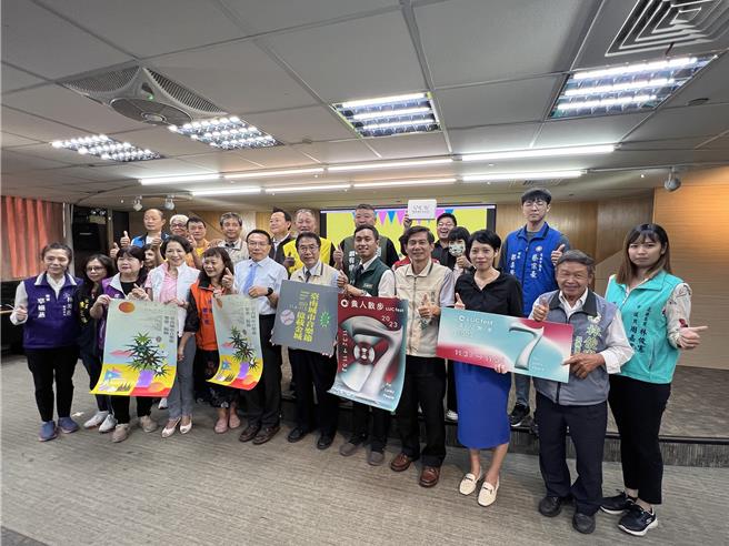 堂堂迈入第7年的台南城市音乐节暨贵人散步音乐节，即将于11月3至5日举行，市长黄伟哲及市府观光旅游局长林国华欢迎大家前来台南听音乐逛市集。（洪荣志摄）