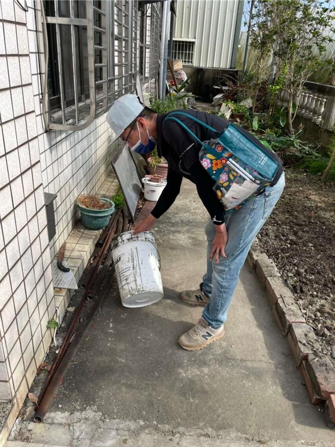 雲林縣登革熱24日新增4例，縣府呼籲民眾務必持續清除閒置容器避免積水。（雲林縣政府提供／張朝欣雲林傳真）