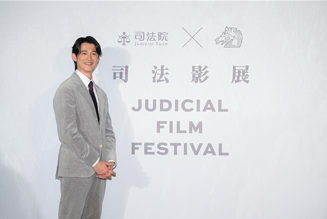 吴慷仁刚结束东京影展行程，又马不停蹄地赶往司法影展。（金马执委会提供）