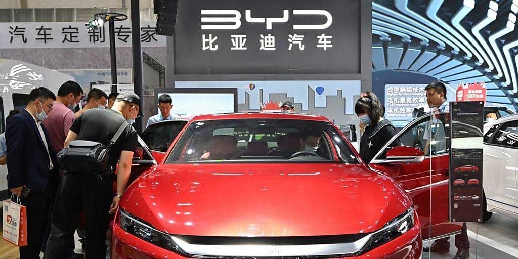 面對中國電動車來勢洶洶，美歐日也不得不祭出補貼戰術。圖為中國車企比亞迪。圖／中新社