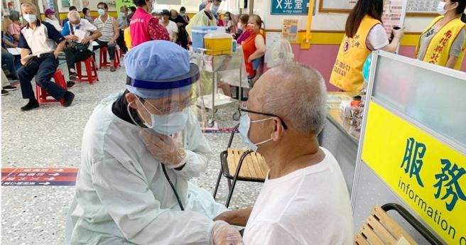 中寮乡卫生所已3年找不到专任医师，目前只能依靠地区医院、诊所找外聘医师支援。（图／翻摄自中寮乡卫生所脸书）