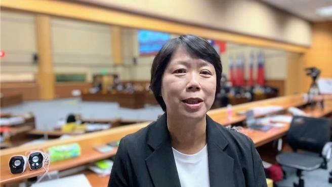 基隆市立委參選人鄭文婷表示，高雄市議員黃捷是接替趙天麟參選立委的即戰力。（張志康攝）