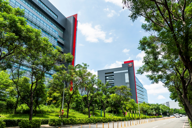 台積電高工時、高壓工作環境備受討論。（示意圖／shutterstock）