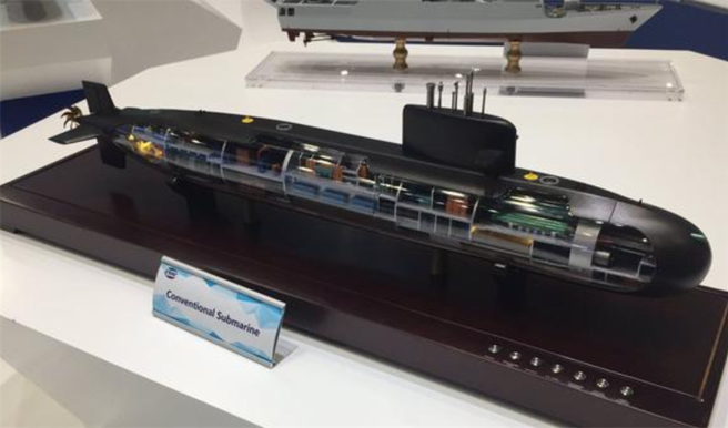S-26T是解放军039A/B型潜舰的出口版，装有「绝气推进」（AIP）系统，水下最大航速超过18节，图为S-26T麒麟级潜舰的模型。（环球时报）