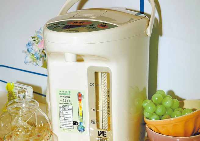 家事达人陈映如表示，可以用柠檬酸清洁电热水瓶，煮沸2次倒掉就乾净了。（本报资料照片）