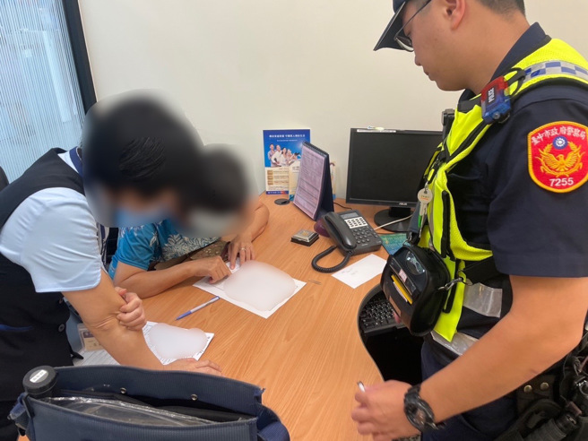 台中妇人1次设定3个约定帐户，险沦炸团洗钱工具。（翻摄画面）
 