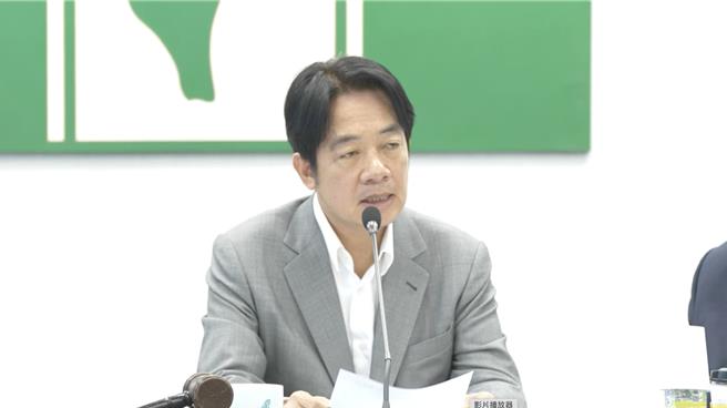 民进党中常会 许立明称蓝白合相政治仙人跳 赖清德出现这样反应。曾薏苹截图