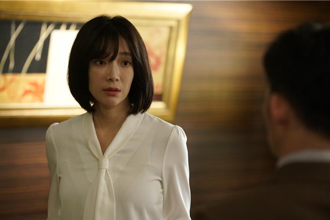 新科金鐘視后蔡淑臻在《開創者》有不同以往的表現。（中視提供）