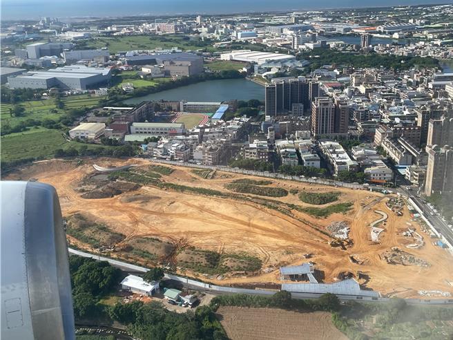 大園區華興池公園總面積高達7公頃，未來將成為市內面積最大的旗艦公園，目前工程進度約50％。（桃園市工務局提供／陳夢茹桃園傳真）