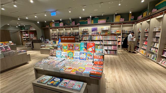 诚品书店重返北高雄！近日进驻高雄义享时尚广场，打造全台湾规模最大儿童书区。（柯宗纬摄）