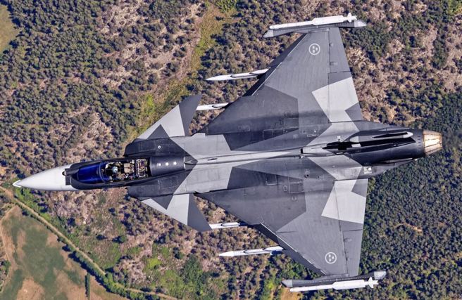瑞典紳寶集團（SAAB）的「獅鷲」（Gripen）E多用途戰機。（SAAB）