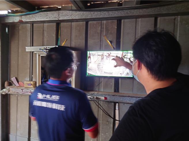 鹿农以智慧监测系统养鹿，透过监视器追踪水鹿的活动、作息和运动频率。（国姓乡公所提供／杨静茹南投传真）